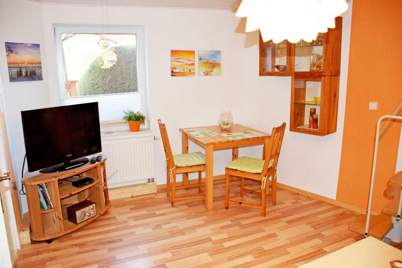 Ferienhaus Zum Hafen In Altefaehr Ngoại thất bức ảnh
