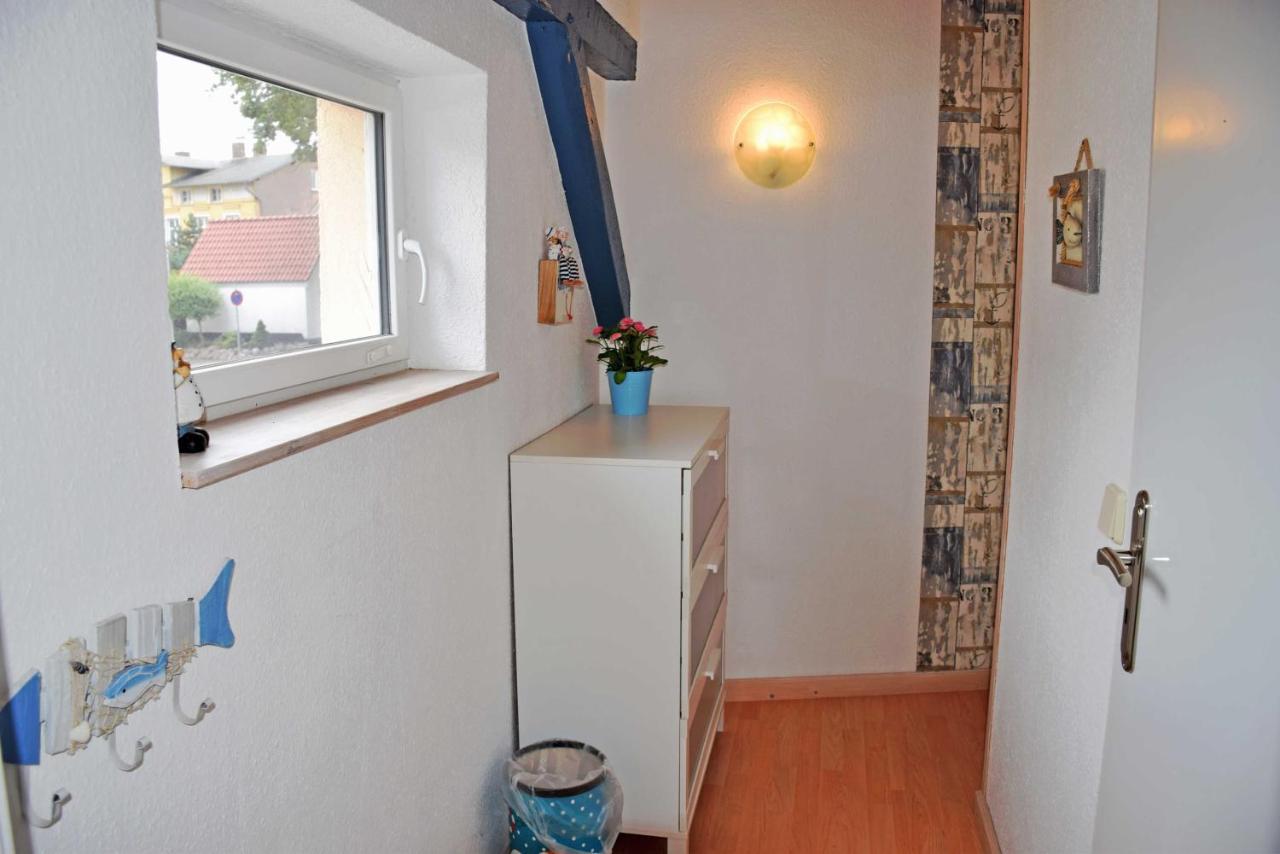 Ferienhaus Zum Hafen In Altefaehr Ngoại thất bức ảnh