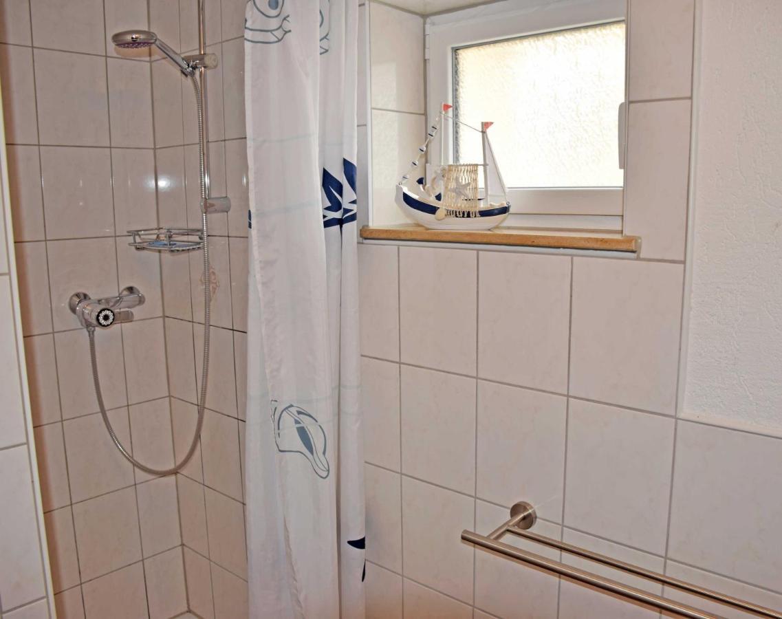 Ferienhaus Zum Hafen In Altefaehr Ngoại thất bức ảnh