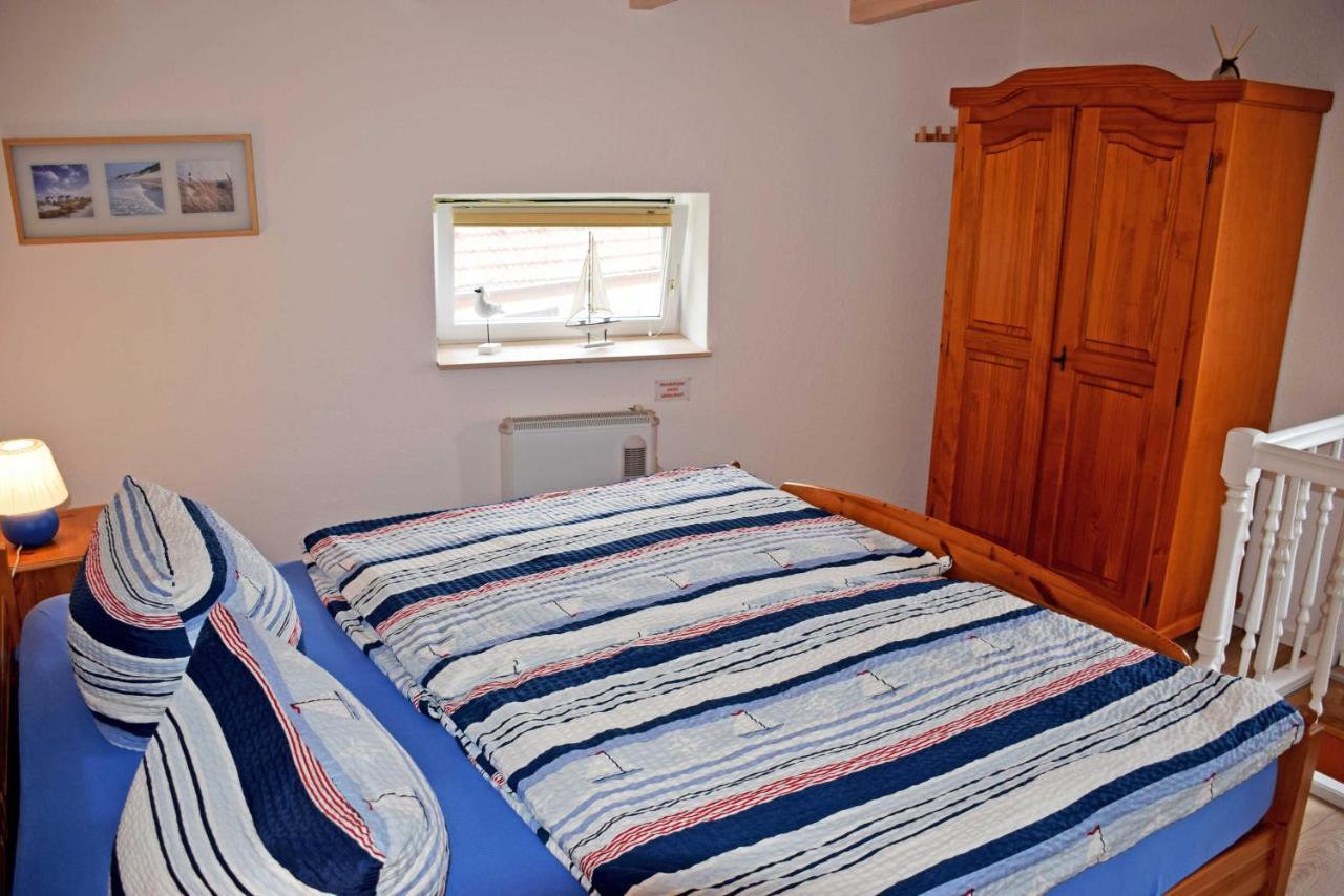Ferienhaus Zum Hafen In Altefaehr Ngoại thất bức ảnh