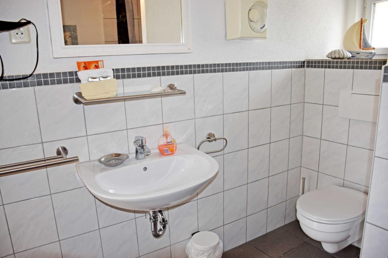 Ferienhaus Zum Hafen In Altefaehr Ngoại thất bức ảnh