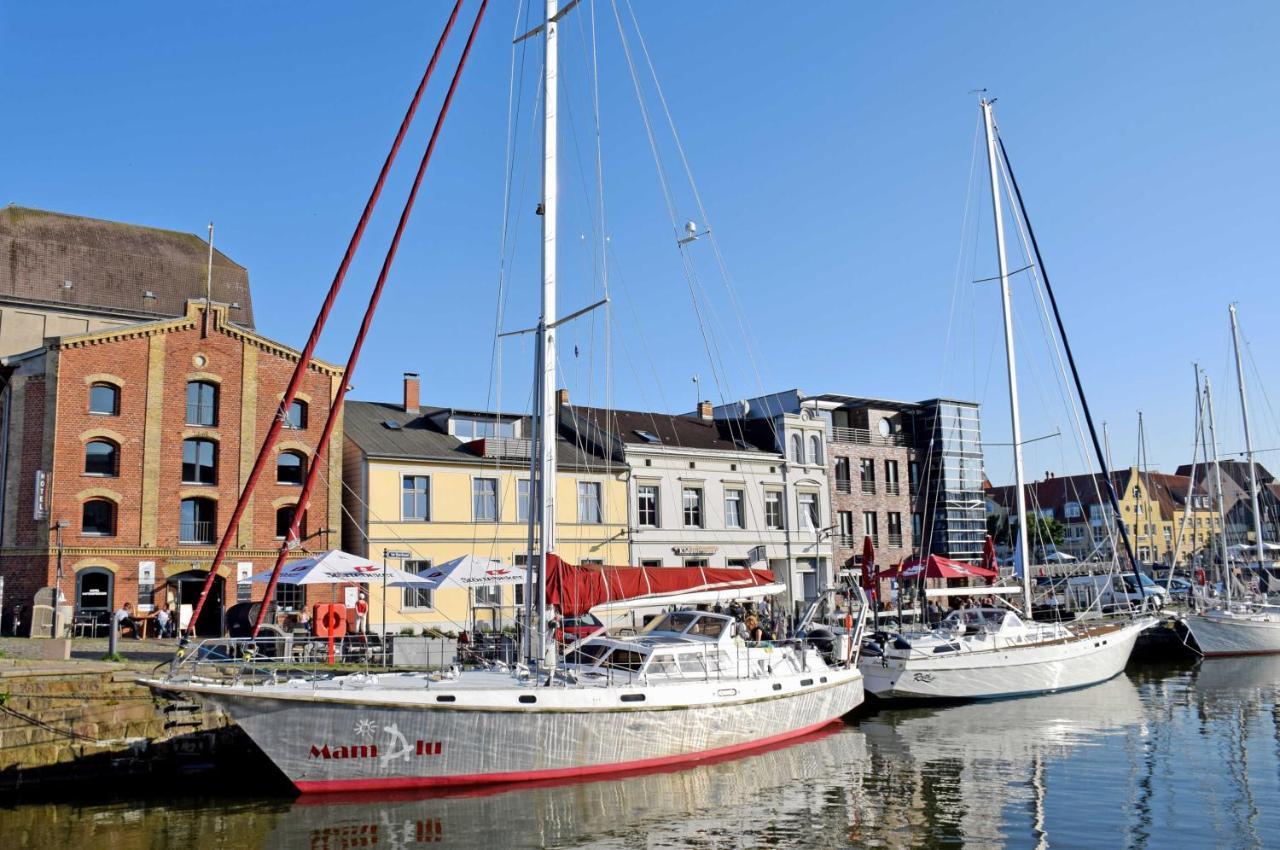 Ferienhaus Zum Hafen In Altefaehr Ngoại thất bức ảnh